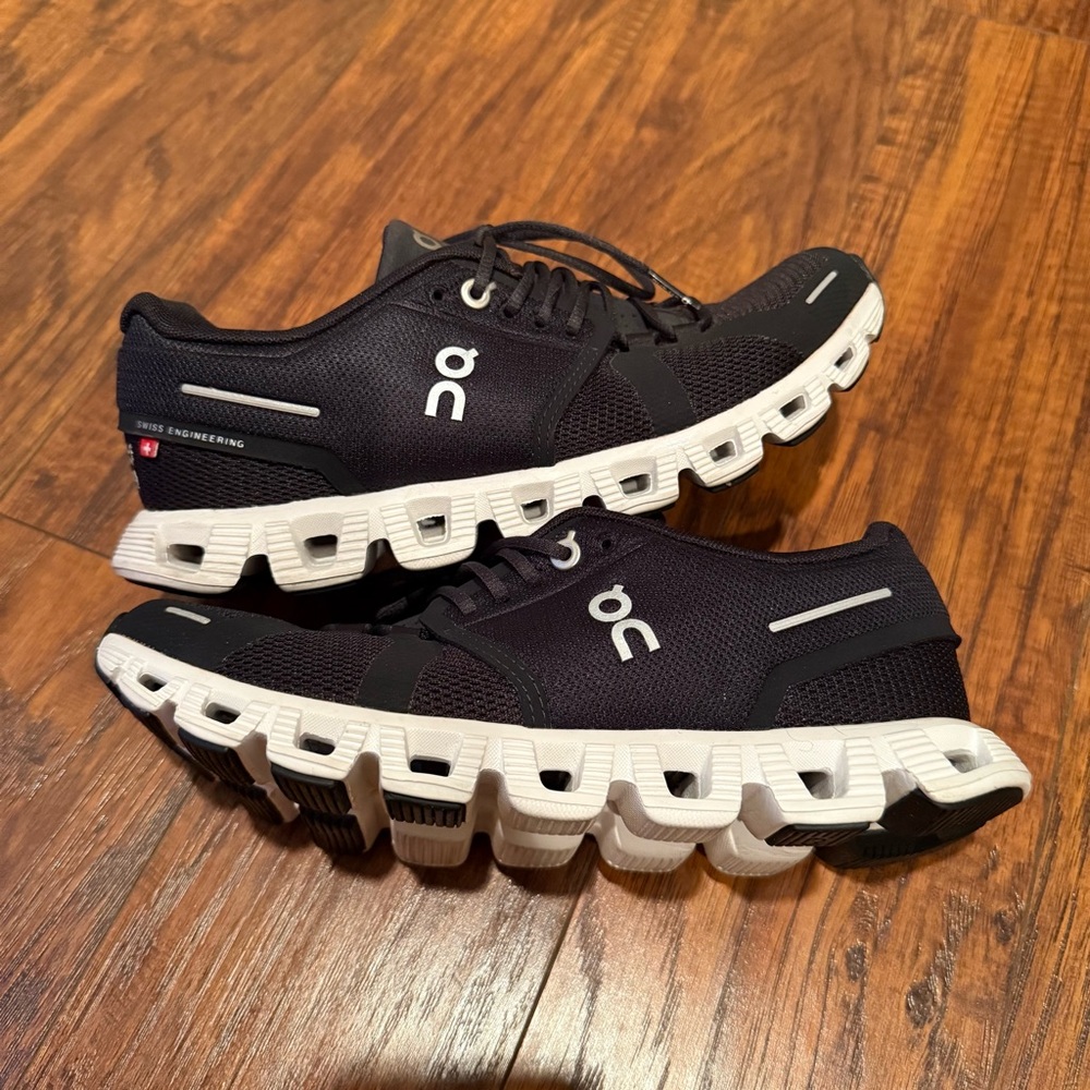 On Cloud Black White Cloud 6 Running Shoe Sneakers